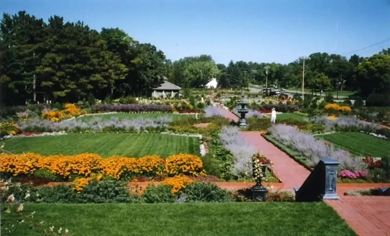 Munsinger Gardens and Clemens Gardens
